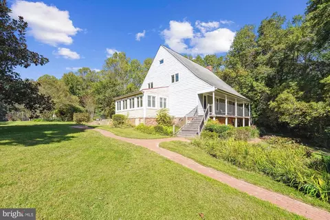 8060 Croom Rd, Marlboro, MD 20772