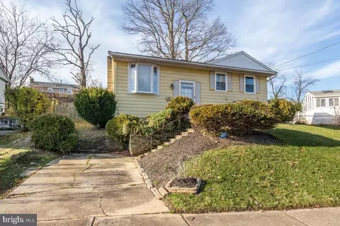 5610 Haddon Dr, Lanham, MD 20706 photo 3