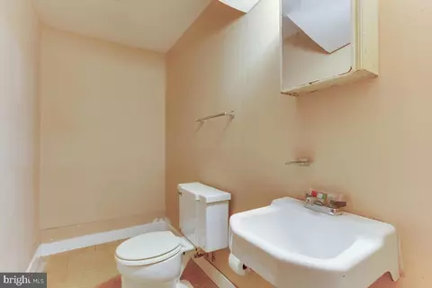 5610 Haddon Dr, Lanham, MD 20706 photo 21