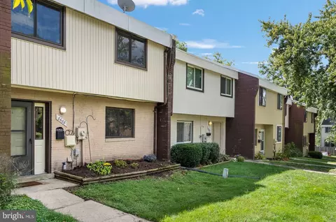8688 Brae Brooke Dr, Lanham, MD 20706 photo 3