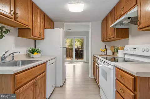 8688 Brae Brooke Dr, Lanham, MD 20706 photo 16