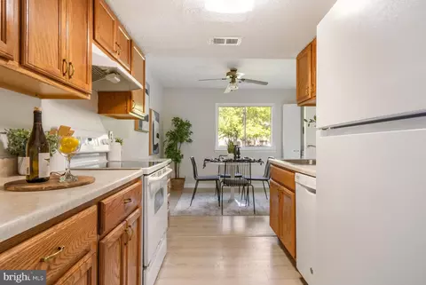 8688 Brae Brooke Dr, Lanham, MD 20706 photo 14