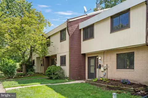 8688 Brae Brooke Dr, Lanham, MD 20706 photo 2