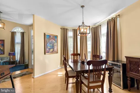 7206 Bay Wood Dr, Lanham, MD 20706 photo 9