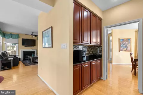 7206 Bay Wood Dr, Lanham, MD 20706 photo 10