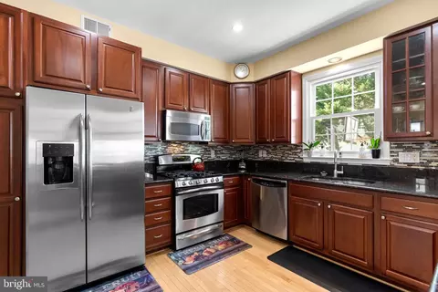 7206 Bay Wood Dr, Lanham, MD 20706 photo 12