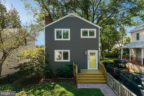 3207 Bunker Hill Rd, Mount Rainier, MD 20712