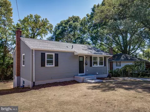 7407 Parkwood St, Hyattsville, MD 20784