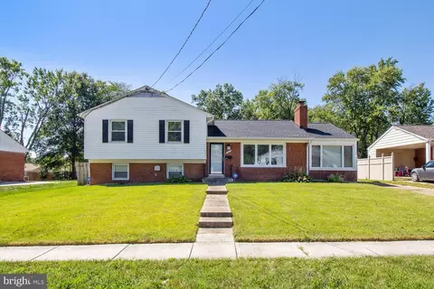6804 99th Ave, Lanham, MD 20706