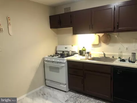 1836 Metzerott Rd #903, Adelphi, MD 20783 photo 10