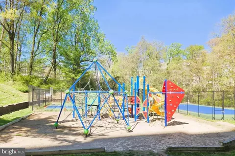 1836 Metzerott Rd #903, Adelphi, MD 20783 photo 6