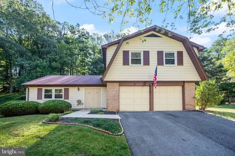 9708 Muirfield Dr, Marlboro, MD 20772