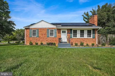 4909 Braymer Ave, Suitland, MD 20746