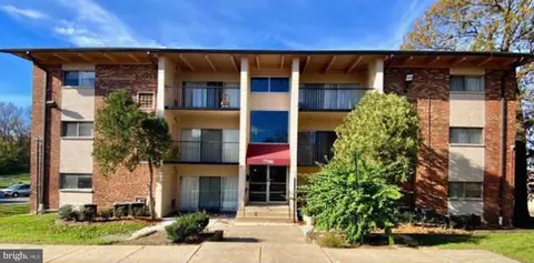 7700 Arehart Dr #1209, New Carrollton, MD 20784