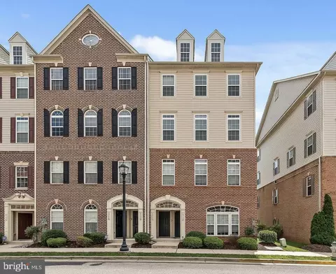 5754 Virginia Ln #54, Oxon Hill, MD 20745