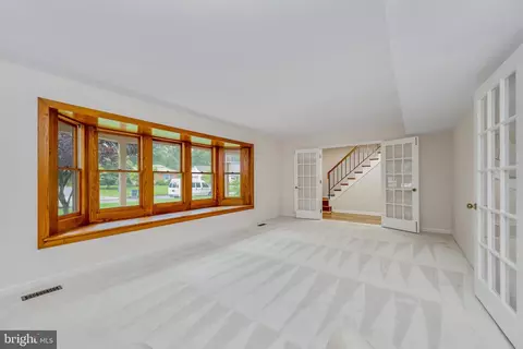 8710 Granite Ln, Laurel, MD 20708 photo 6