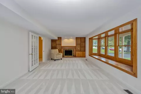 8710 Granite Ln, Laurel, MD 20708 photo 9