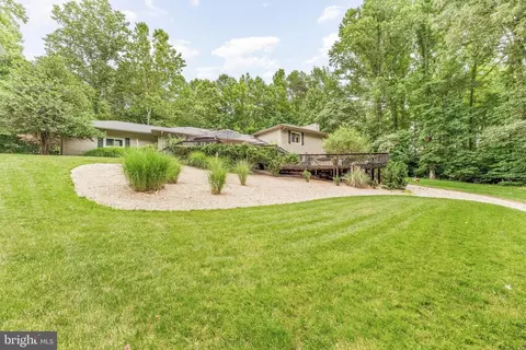 15215 Rolling Meadows Rd, Marlboro, MD 20772