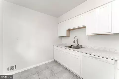 901 Highview Dr, Capitol Heights, MD 20743 photo 9