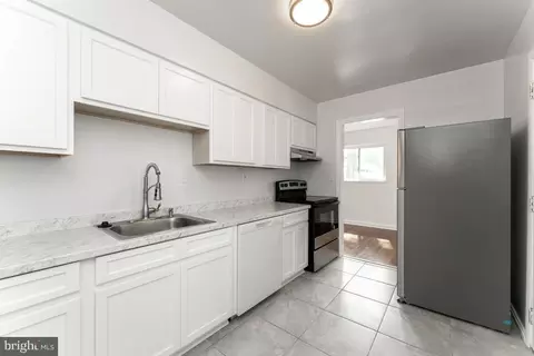 901 Highview Dr, Capitol Heights, MD 20743 photo 8