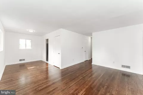 901 Highview Dr, Capitol Heights, MD 20743 photo 5