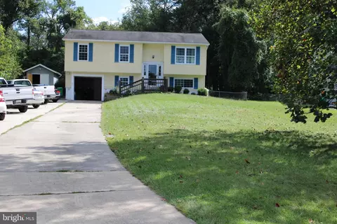 10709 N Lansdale St, Glenn Dale, MD 20769