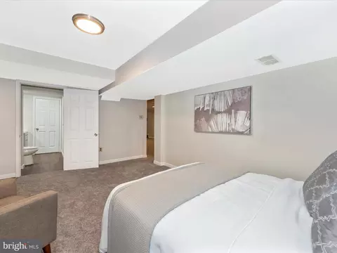 6703 Cathedral Ave, Lanham, MD 20706 photo 32