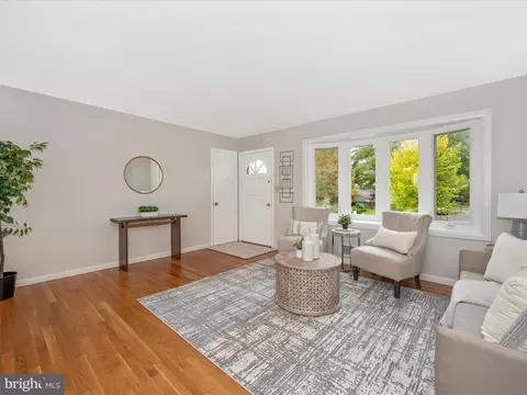 6703 Cathedral Ave, Lanham, MD 20706 photo 5