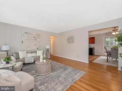 6703 Cathedral Ave, Lanham, MD 20706 photo 8