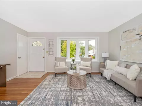 6703 Cathedral Ave, Lanham, MD 20706 photo 4