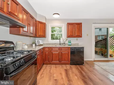 6703 Cathedral Ave, Lanham, MD 20706 photo 17
