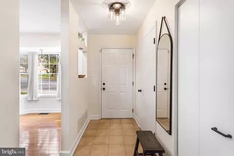 14809 Ashford Pl, Laurel, MD 20707 photo 3