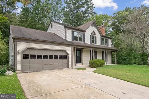 10101 Balsamwood Dr, Laurel, MD 20708 photo 2