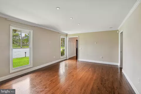 10101 Balsamwood Dr, Laurel, MD 20708 photo 8