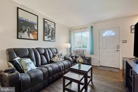 7705 Hyacinth Ct, Laurel, MD 20707 photo 3