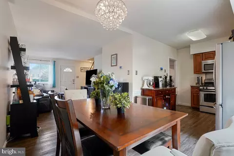 7705 Hyacinth Ct, Laurel, MD 20707 photo 9