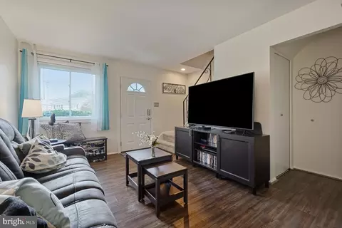 7705 Hyacinth Ct, Laurel, MD 20707 photo 4