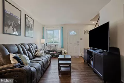 7705 Hyacinth Ct, Laurel, MD 20707 photo 5