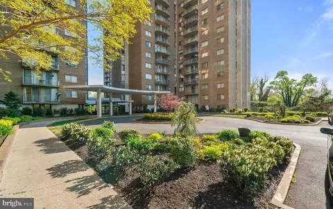 1836 Metzerott Rd #1221, Adelphi, MD 20783