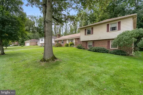 11409 Dundee Dr, Bowie, MD 20721 photo 2
