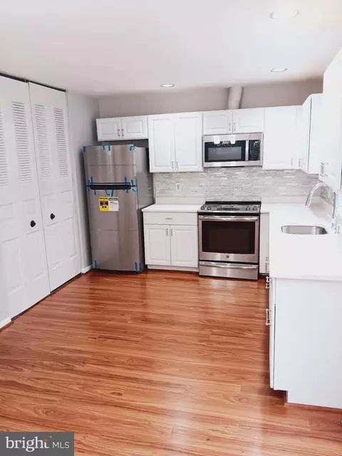 8317 Snowden Oaks Pl, Laurel, MD 20708 photo 2