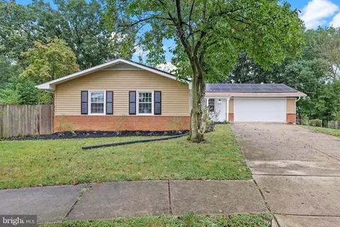 5402 Norlinda Pl, Oxon Hill, MD 20745