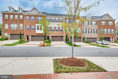 15217 Richard Bowie Ln, Marlboro, MD 20774