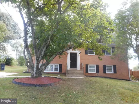 6813 Briarcliff Dr, Clinton, MD 20735