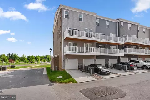 10552 Neil Armstrong Way, Lanham, MD 20706 photo 34
