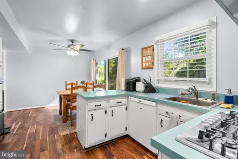4013 Wakefield Ln, Bowie, MD 20715 photo 16