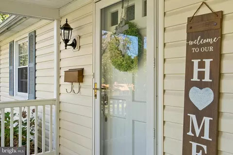 4013 Wakefield Ln, Bowie, MD 20715 photo 3