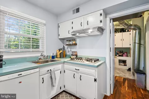 4013 Wakefield Ln, Bowie, MD 20715 photo 11