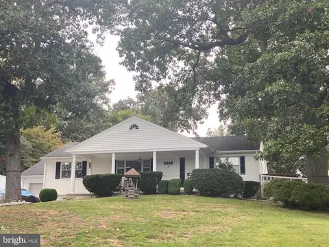 8612 Edmonston Rd, Berwyn Heights, MD 20740