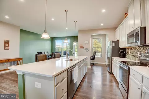 10150 Dorsey Ln, Lanham, MD 20706 photo 14
